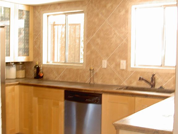 3rd image of 10310 Shahaptian Ave