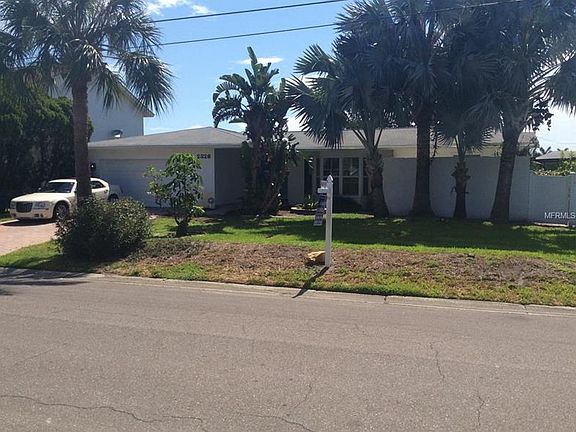 4th image of 2326 S Shore Dr SE