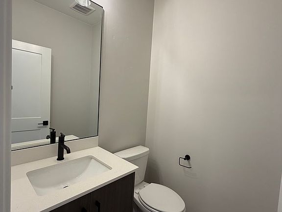 5th image of 618 E Hemsworth Ln