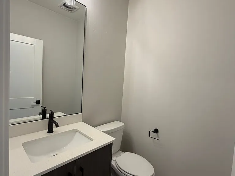 608 E Hemsworth Ln — Photo 6