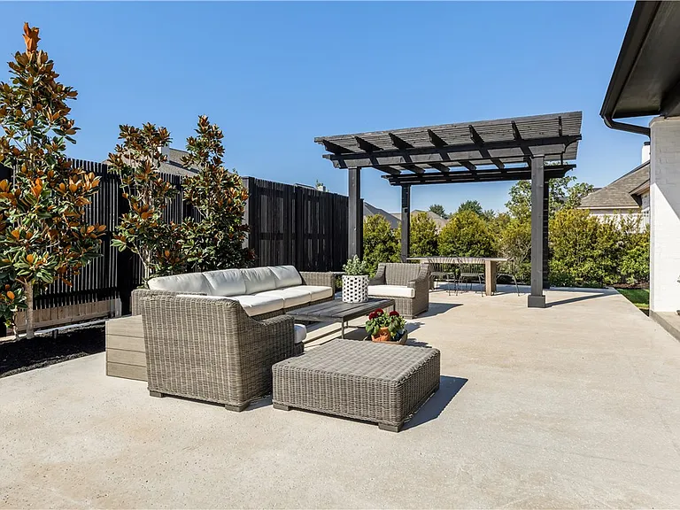 2033 Pebble Bend Dr — Photo 27
