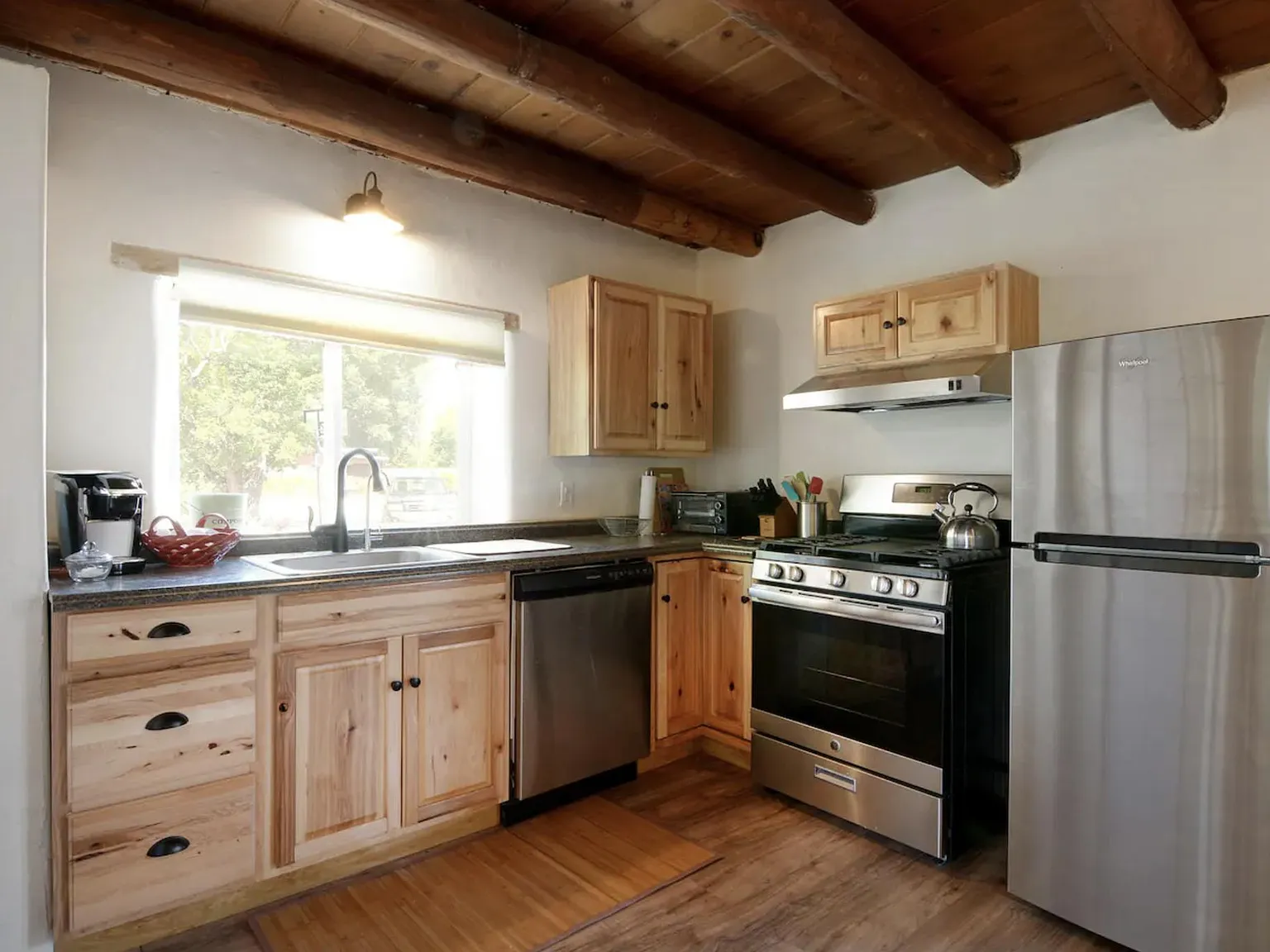 2 bed, 1015 sqft, $2,300 — Photo 3