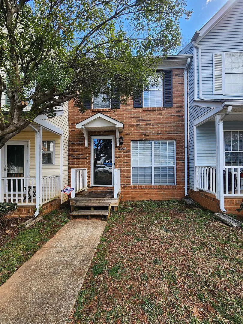 2 Bedroom Townhome in Windsor Grove — Photo 1