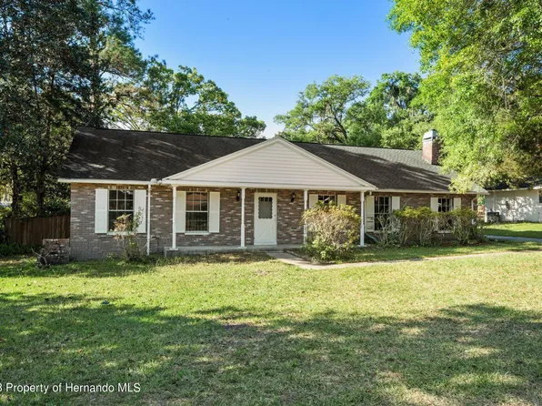 215 Ederington Dr, Brooksville, FL 34601