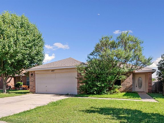 2nd image of 4921 Thorn Hollow Dr