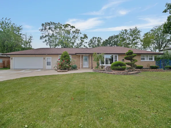 2244 205th St, Chicago Heights, IL 60411