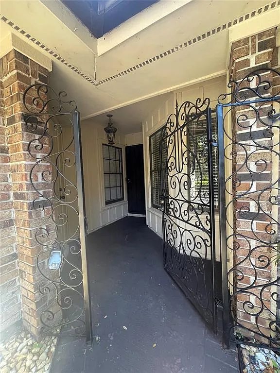 2 bed, 2.0 bath, 1291 sqft, $3,400 — Photo 4