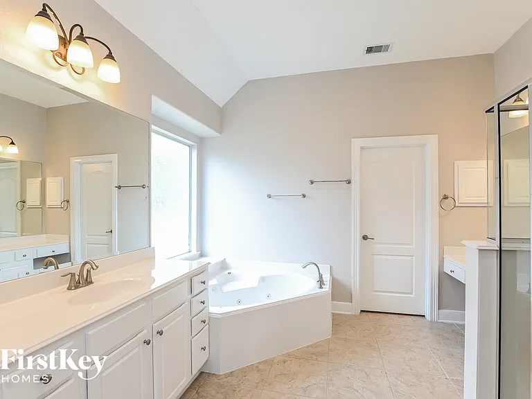 1934 Graystone Hills Dr — Photo 11