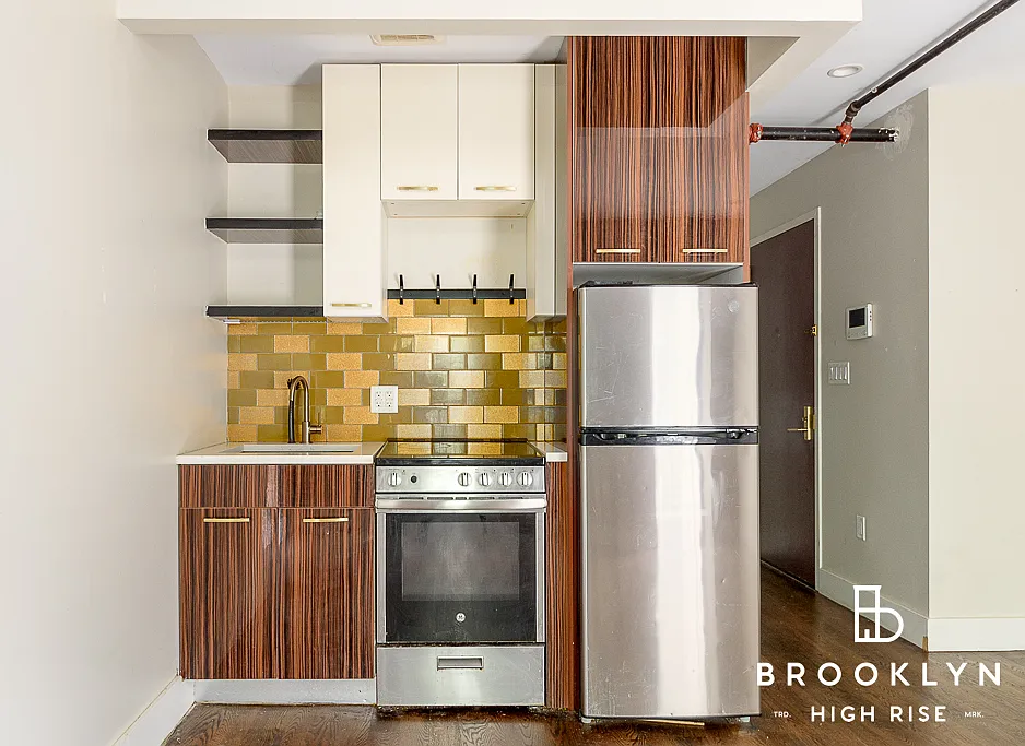 2075 Pacific Street — Photo 2