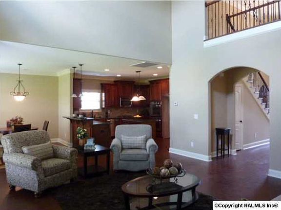 2nd image of 107 SE Windflower Cir