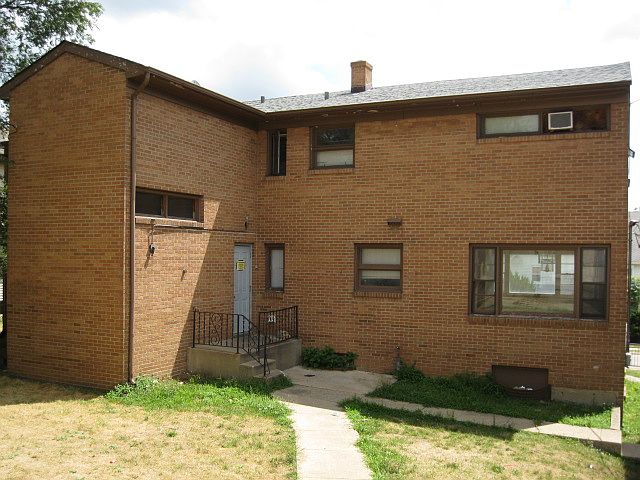 2nd image of 1226 N Main St APT 3