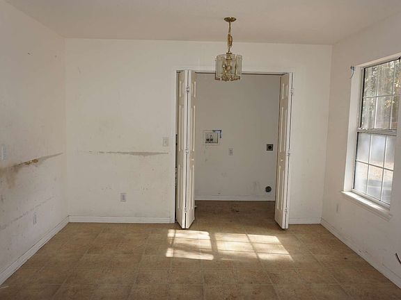 4th image of 418 McGee St NE
