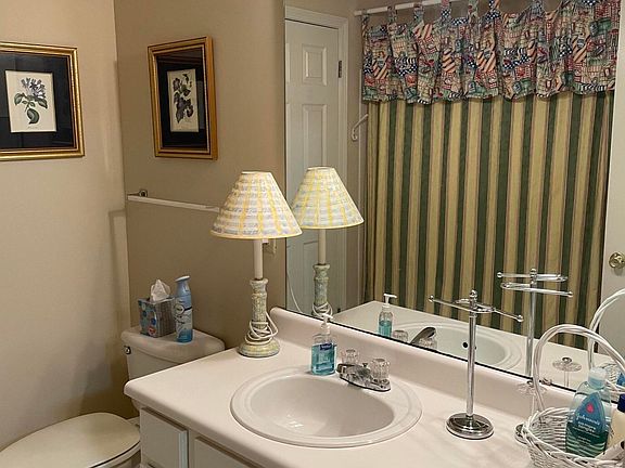 5th image of 1600 Long Grove Dr Unit 411