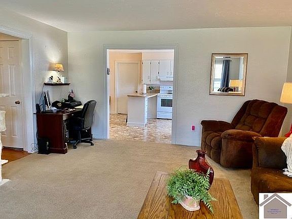 5th image of 44 Phillips Dr