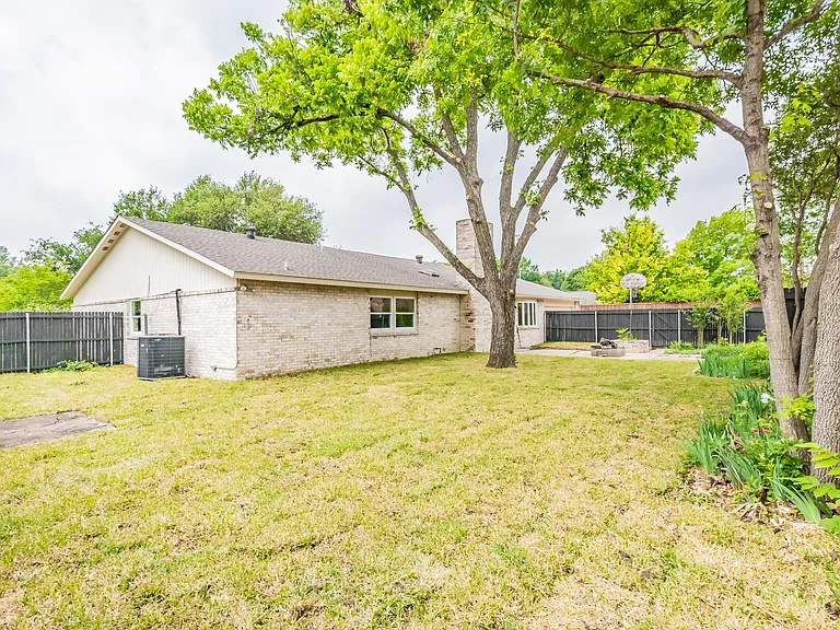 4015 Crown Shore Dr — Photo 53
