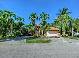 15913 SW 103rd Ln, Miami, FL 33196