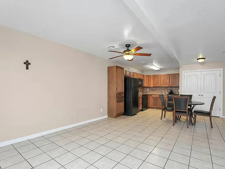 501 E Washington Ave — Photo 10
