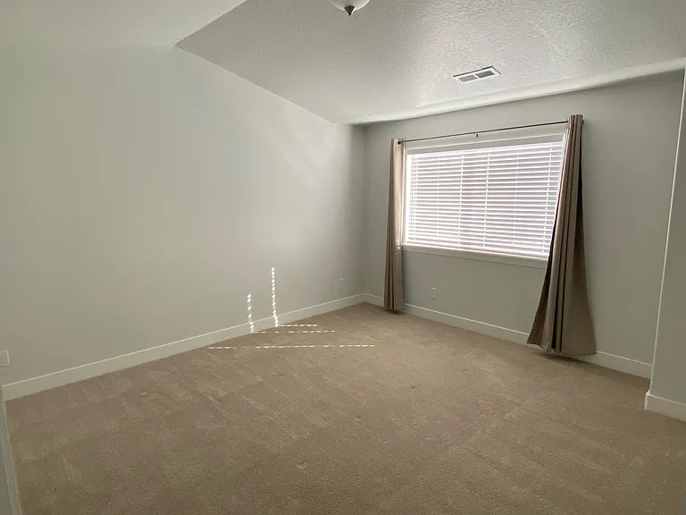 4249 W 2010 N — Photo 5