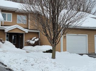105 Creek Edge Ct, Waunakee, WI 53597