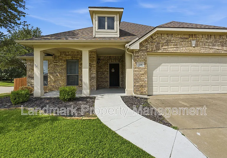 1218 Inglewood Dr — Photo 4