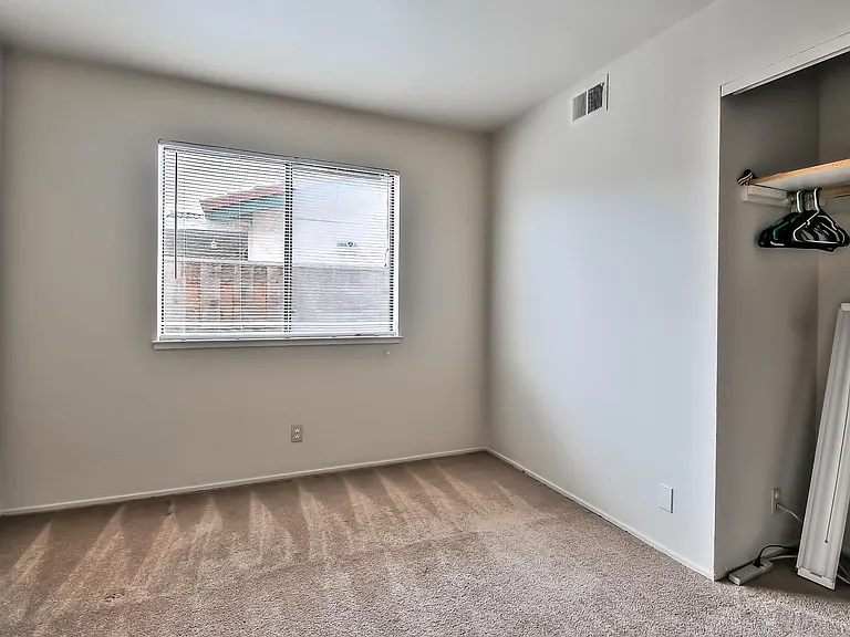 3251 Whispering Elm Ct — Photo 10