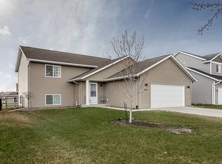 704 Dogleg St, Mankato, MN 56001