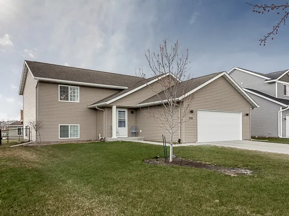 704 Dogleg St, Mankato, MN 56001