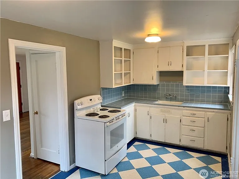 5230 S Dawson St — Photo 2