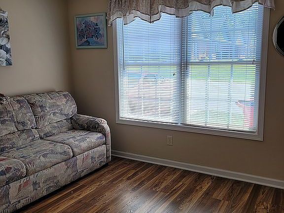 4th image of 20449 Kings Crest Blvd