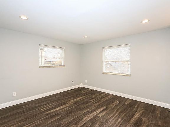 3rd image of 6319 Betts Ave