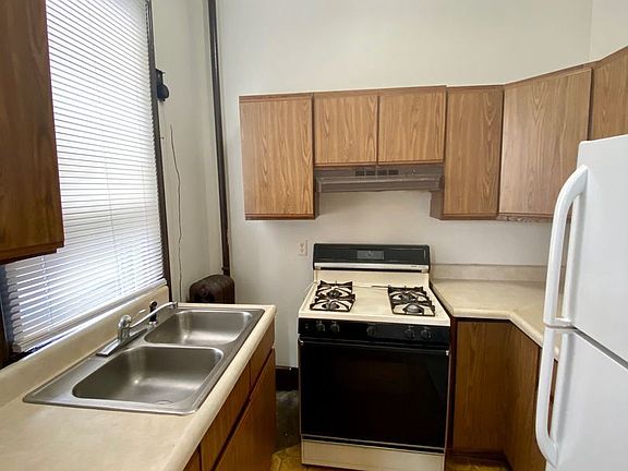 5th image of 36 E Powell Ave APT B