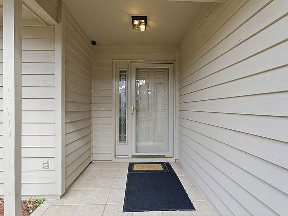 4th image of 101 Hickory Dr.