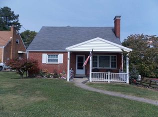 27 Pleasant Dr, Highland Heights, KY 41076