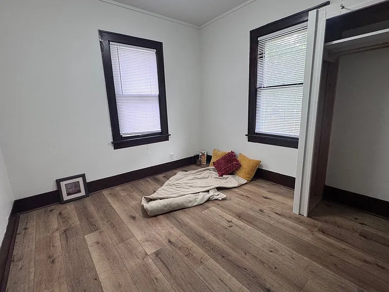 60 W Cotton St — Photo 11
