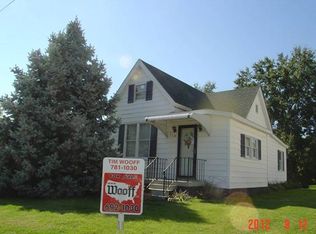 576 Glen Crossing Rd, Glen Carbon, IL 62034