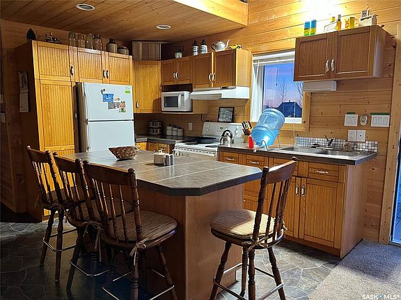 4th image of 16 Porcupine DRIVE