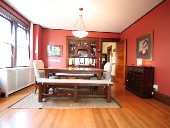 3rd image of 1077 Ashland Ave