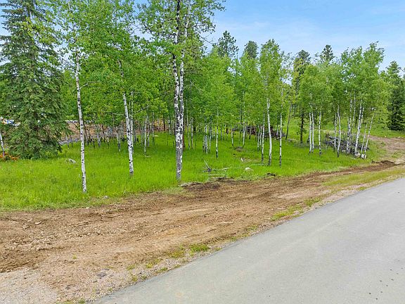 2nd image of 12 Trailside Ln