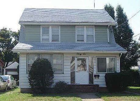 2nd image of 36 Malden Ave