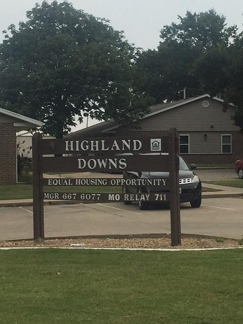 1st image of 200 W Highland Ave