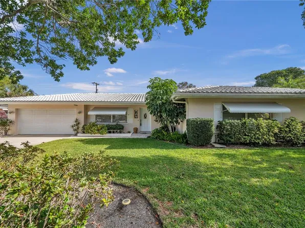 12853 Indian Rocks Rd, Largo, FL 33774