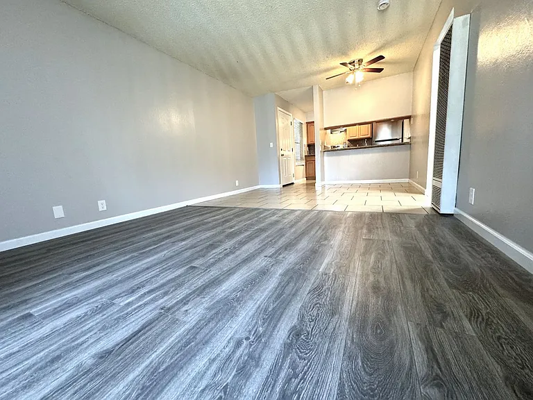 195 E Pacific Ave — Photo 5