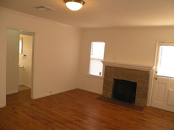 2nd image of 1441 N Evergreen St