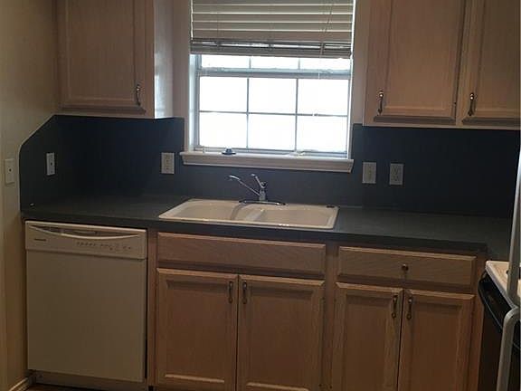 4th image of 2421 N J St APT D