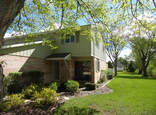 1577 Brittany Ct, Wheaton, IL 60189
