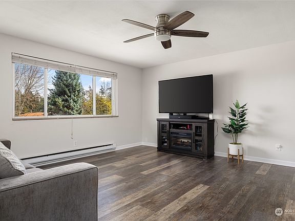 4th image of 366 NW Clipper Drive