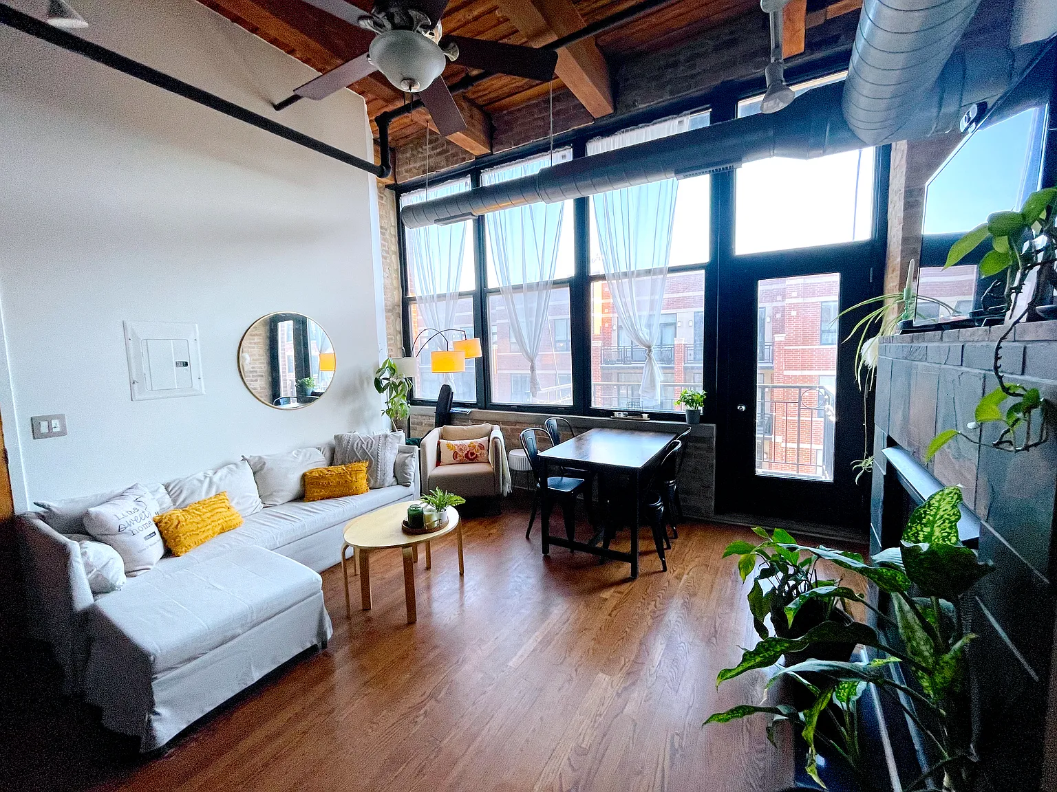 2 bed, 1015 sqft, $2,950 — Photo 4