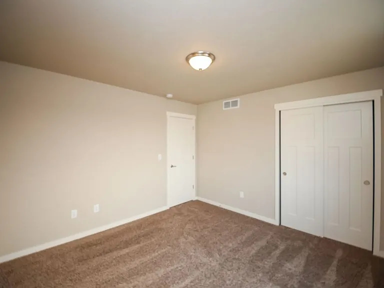 6987 Sumner St — Photo 4