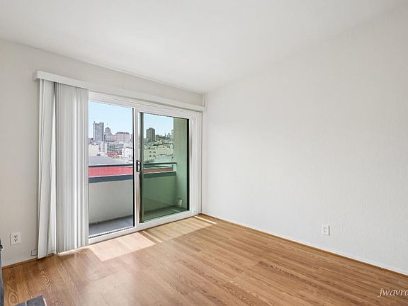 3rd image of 1601 Grant Ave APT 3A