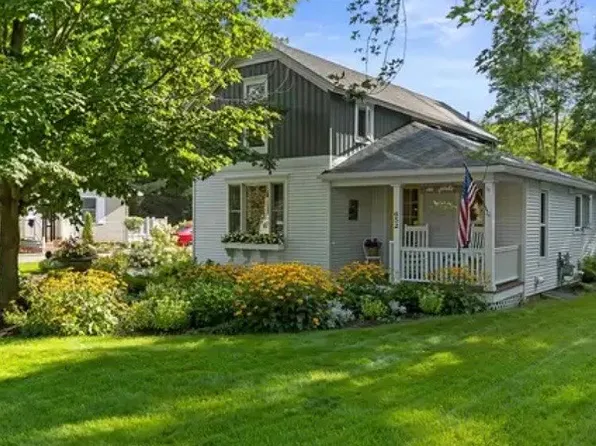 652 State St, Harbor Springs, MI 49740